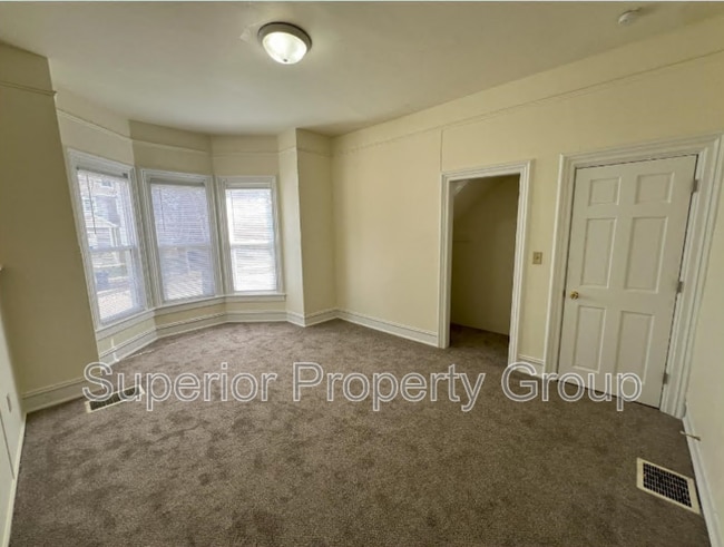 Building Photo - 416 S Locust St