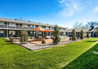 Building Photo - 950 Live Oak St