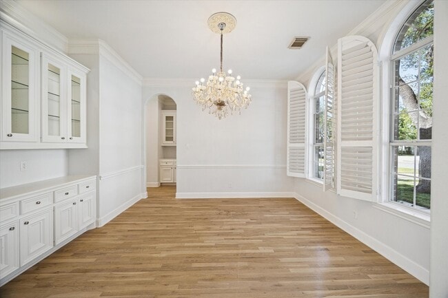 Building Photo - 4601 Mimosa Dr