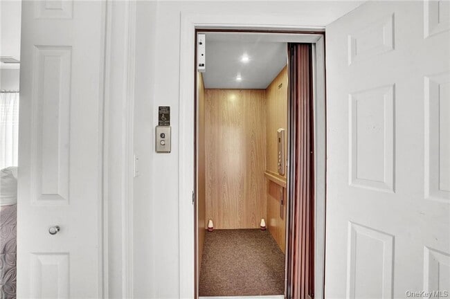 Building Photo - 17 Waring Dr