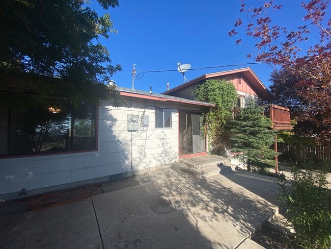 Building Photo - 2565 Everett Dr