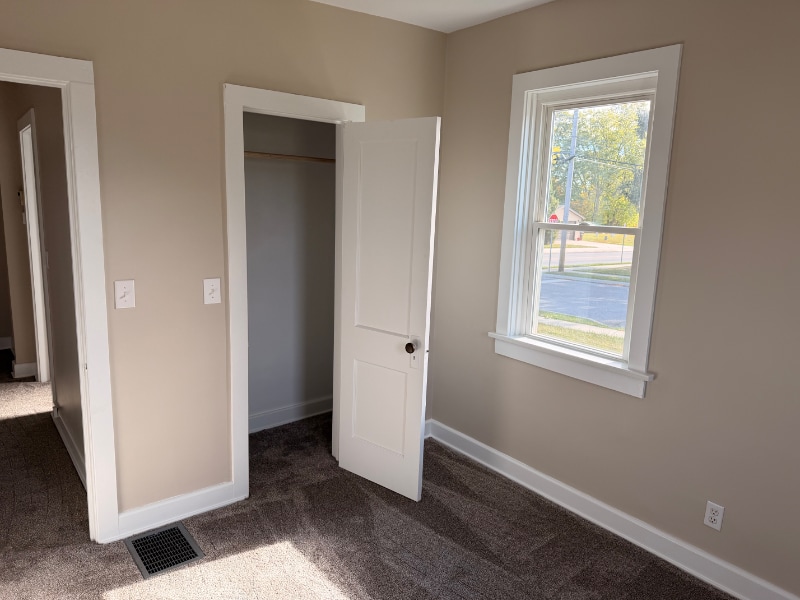 Building Photo - 118 E Jefferson St