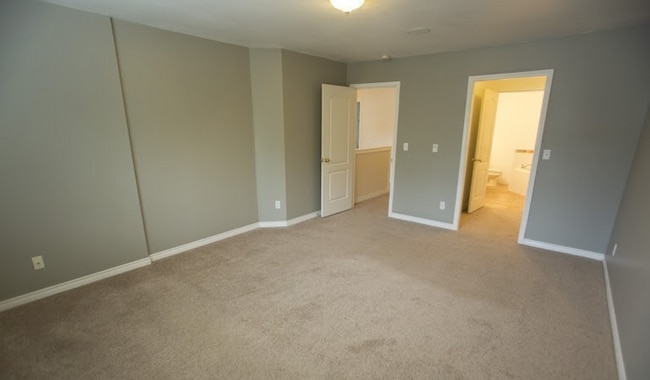 Building Photo - 3 Bedroom 2.5 bath Cordata/Meridian Area