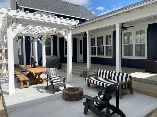 Building Photo - Daybreak Island Furnished Home