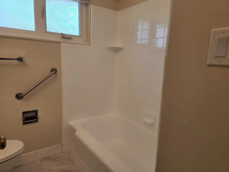Building Photo - 4088 Laguna Way
