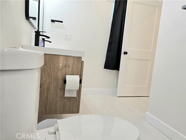 Building Photo - 1225 W 41st St