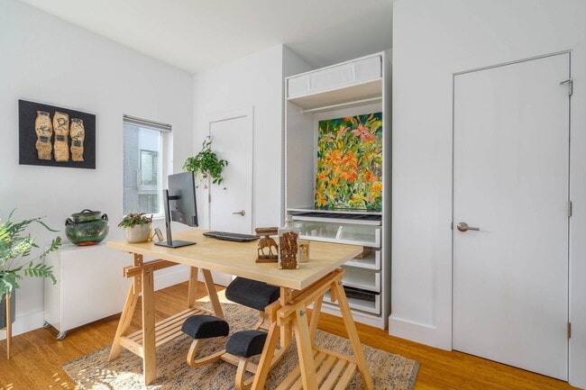 Building Photo - 1003 S 17th St