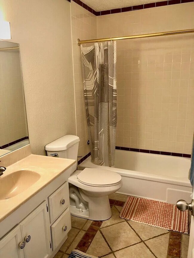 Building Photo - 3725 Quail St