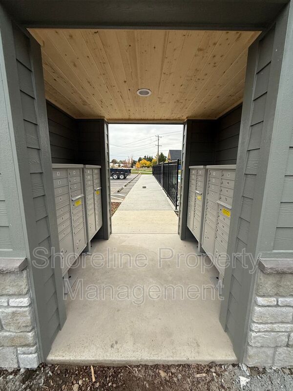 Building Photo - 2009 Freya Ct