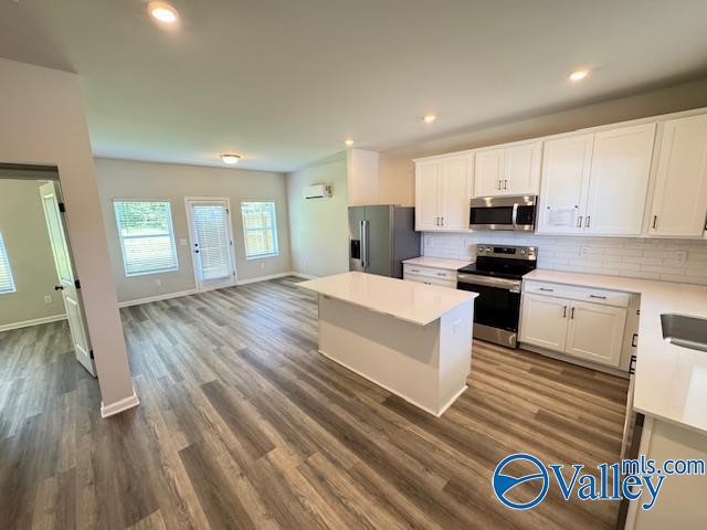 Building Photo - 121 Foster Wy Dr