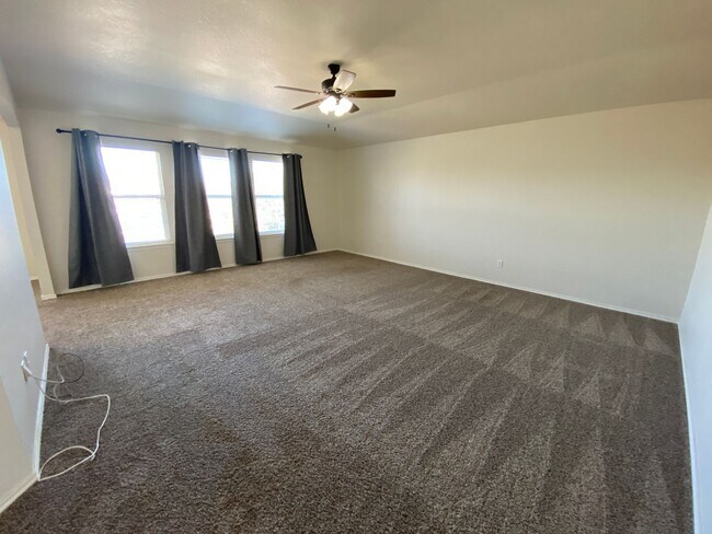 Building Photo - Step into this stunning 4 bedroom, 2.5 bathroom haven that radiates modern elegance and abundant ...