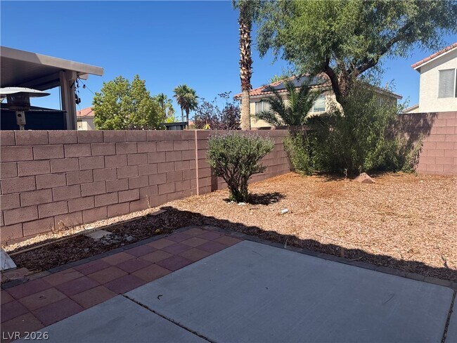 Building Photo - 7512 Jacaranda Leaf St