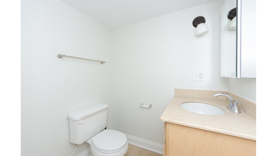 Building Photo - 944 W Montana St