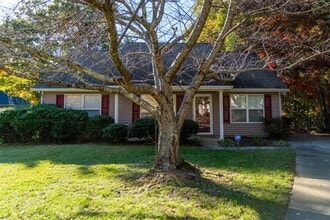 Building Photo - Beautiful 3 Bed 2 Bath home located in Greensboro!