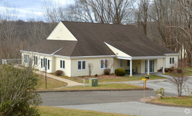 Building Photo - Stonecroft Village *WAITLIST IS CLOSED*