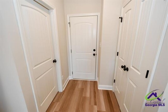 Building Photo - 204 Otters Rdg Dr