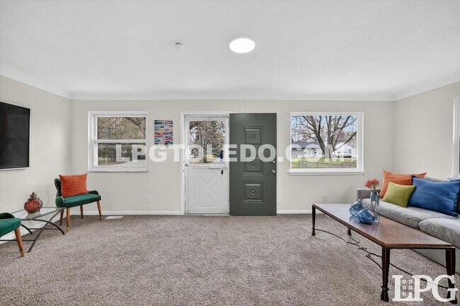 Building Photo - 927 W Northgate Pkwy