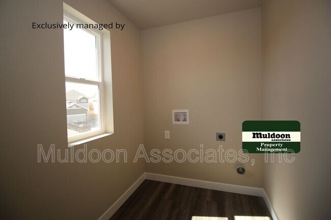 Building Photo - 10466 Luneth Dr