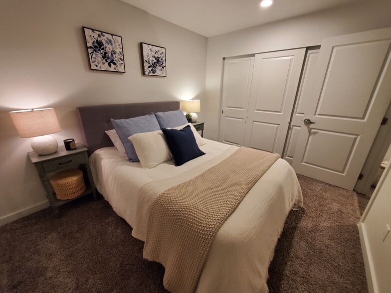 Primary Photo - Lynwood Commons