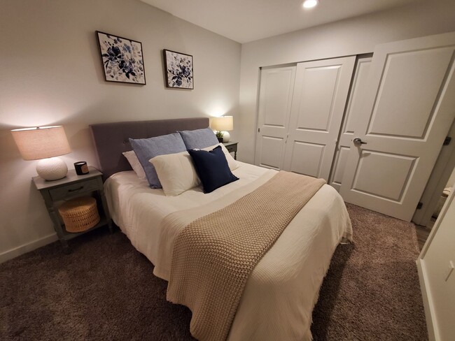 Building Photo - Lynwood Commons