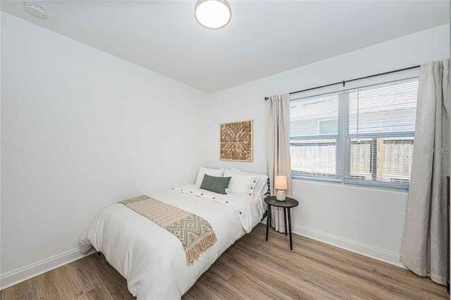 Building Photo - 1233 Sedeeva Cir S