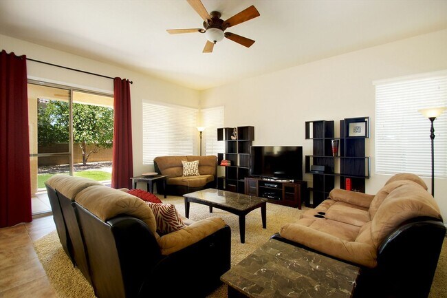 Building Photo - 4 Bedroom Furnished Gilbert Home