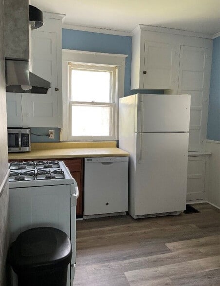 Building Photo - 614 Chenango St