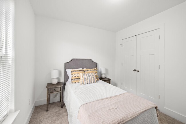 Building Photo - 1006 Kristal Wood Ln