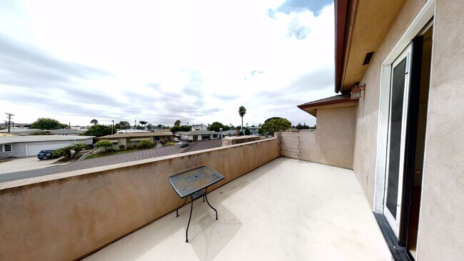 Building Photo - Huge House on Art St!! (Lease out, pending...