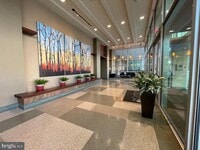 Building Photo - 4600 S Four Mile Run Dr