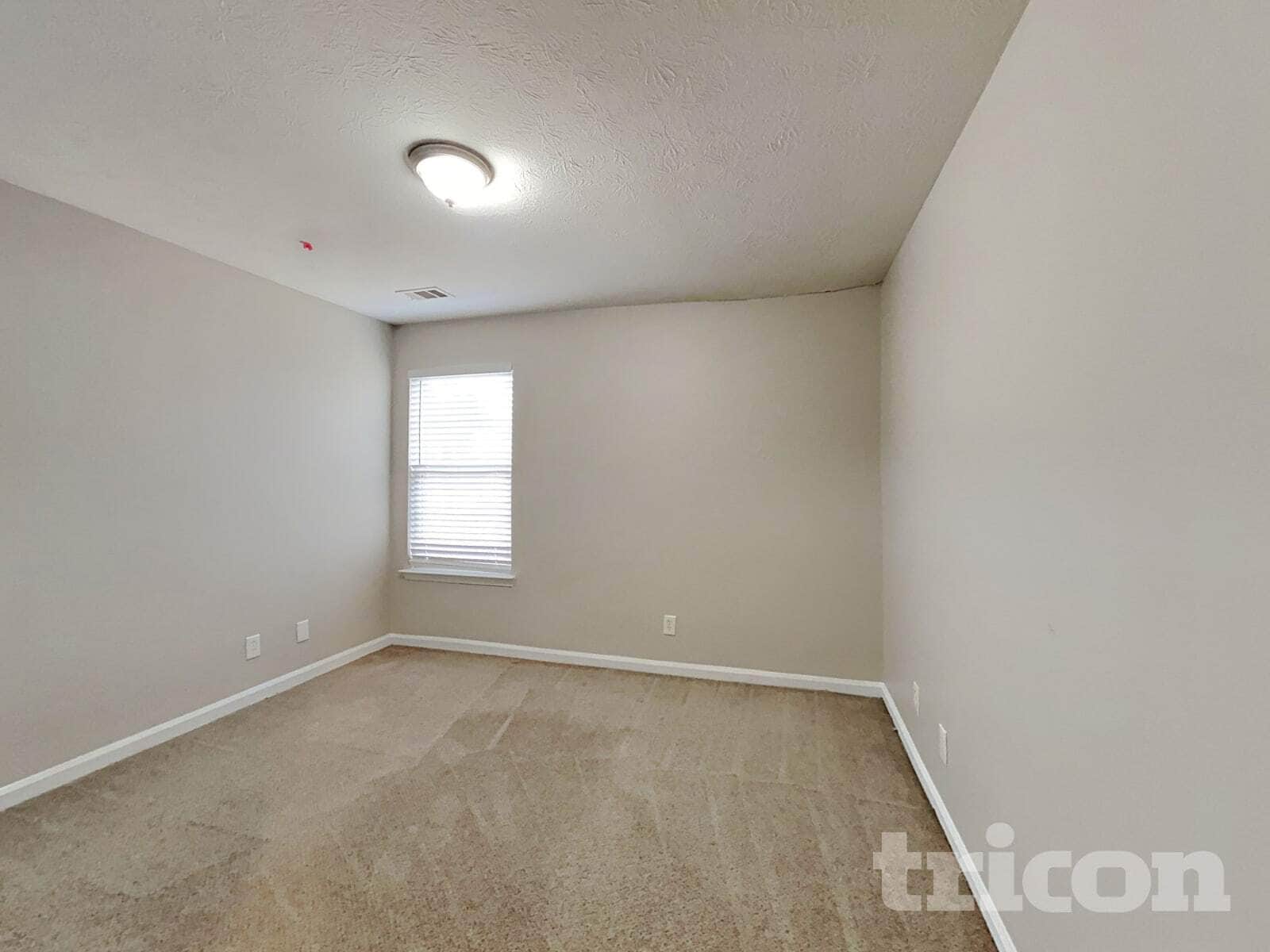 Building Photo - 1030 Riverclift Dr