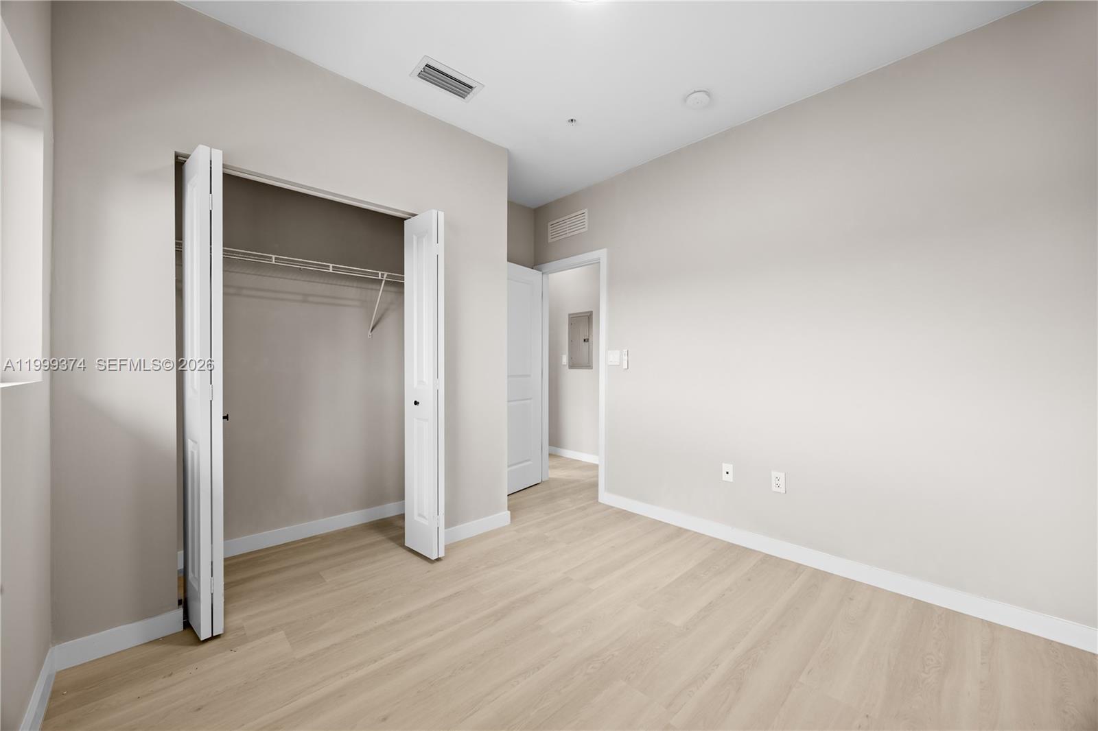 Building Photo - 630 NE 166th St