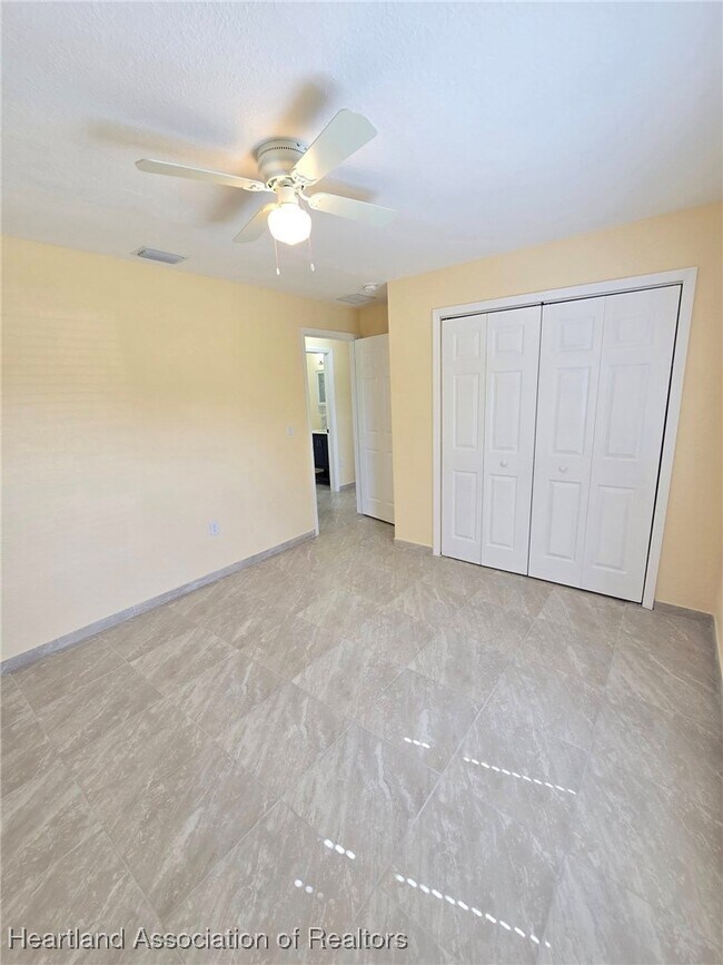 Building Photo - 611 Memorial Dr