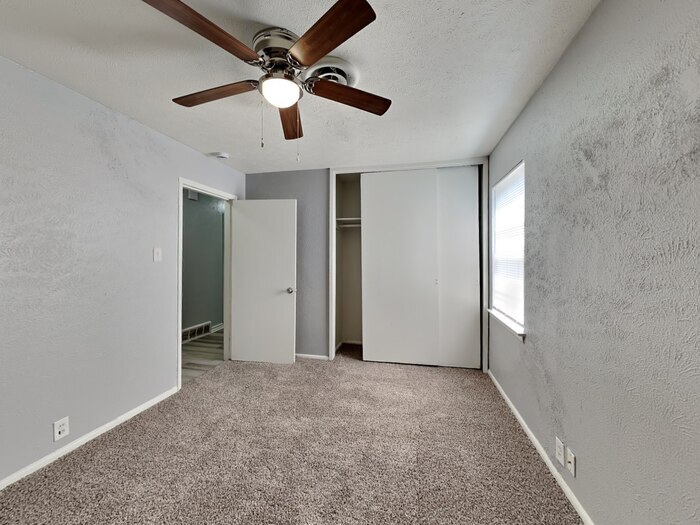 Building Photo - 2126 Ridgeway St