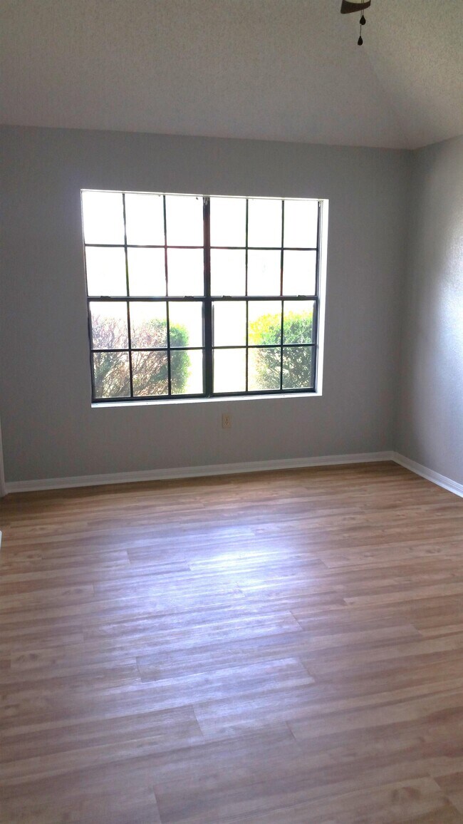 Building Photo - 2602 Cactus Dr