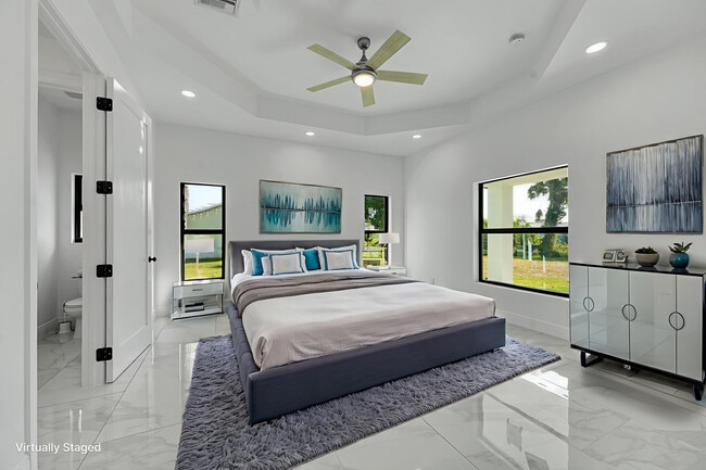 Building Photo - 6607 Deland Ave