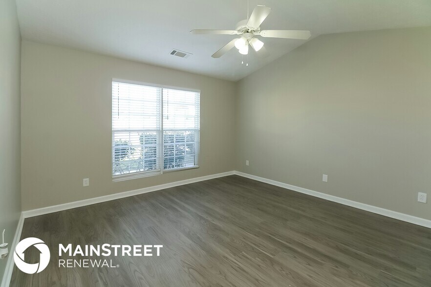 Building Photo - 10950 Cimmaron Ct