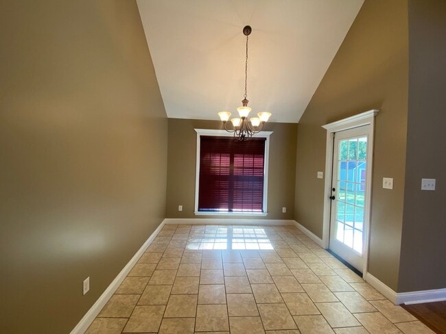 Building Photo - 4301 Kenilworth Cir