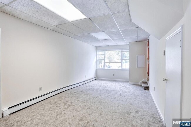 Building Photo - 44 Davenport Ave