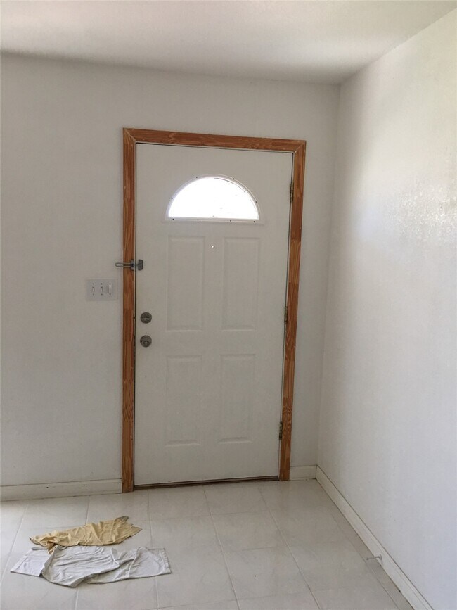 Building Photo - 10802 Heatherford Dr