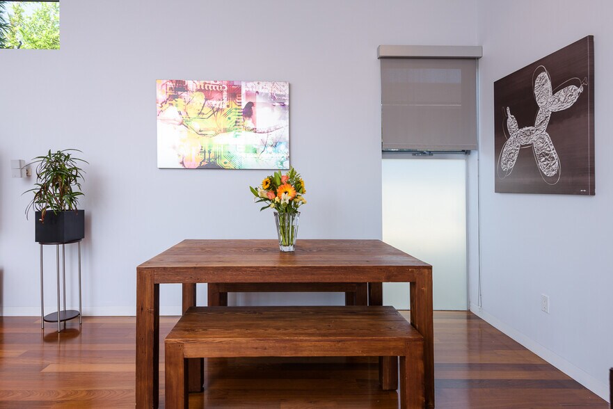 Building Photo - 1513 S Orange Grove Ave