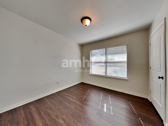 Building Photo - 101 Westend Ln