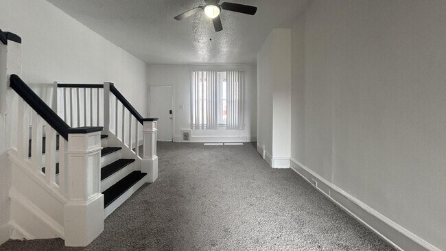 Building Photo - Philly Bi-Level: Modern & Bright