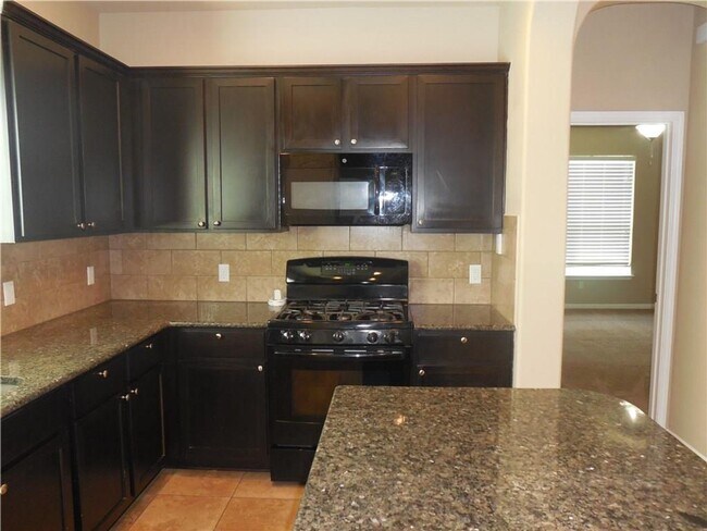 Building Photo - Wonderful 3-Bedroom Home For Rent In Round...
