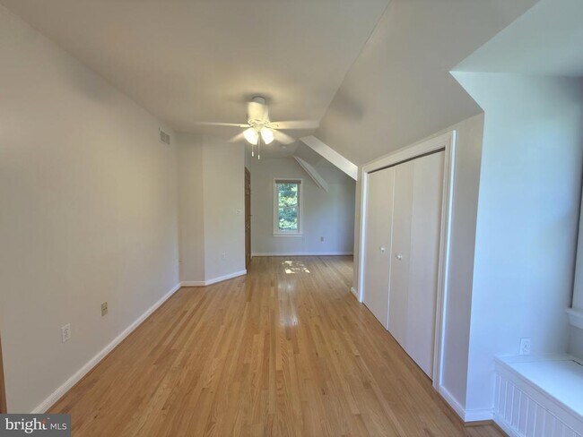 Building Photo - 5 Mill Way