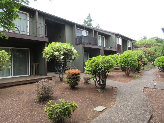 Building Photo - One Bedroom Apartment Close to Downtown
