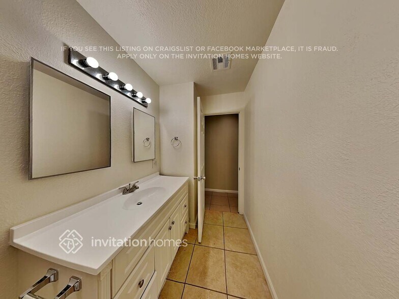 Building Photo - 7711 E Beatrice St