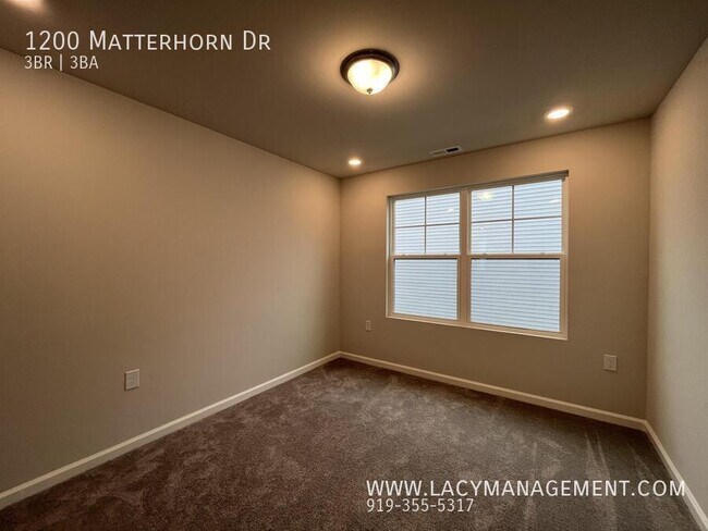 Building Photo - 1200 Matterhorn Dr