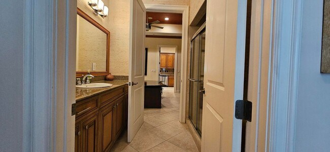 Building Photo - 16117 Emerald Estates Dr