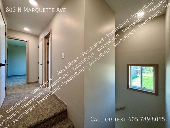 Building Photo - 803 N Marquette Ave